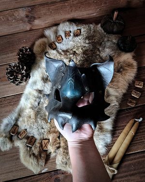 The Witch's Black Cat Mask - Faire Stock