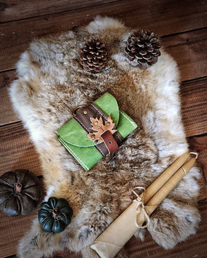 The Explorer's Cord Organizer - Faire Stock